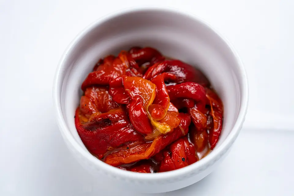 Salata od pečene paprike