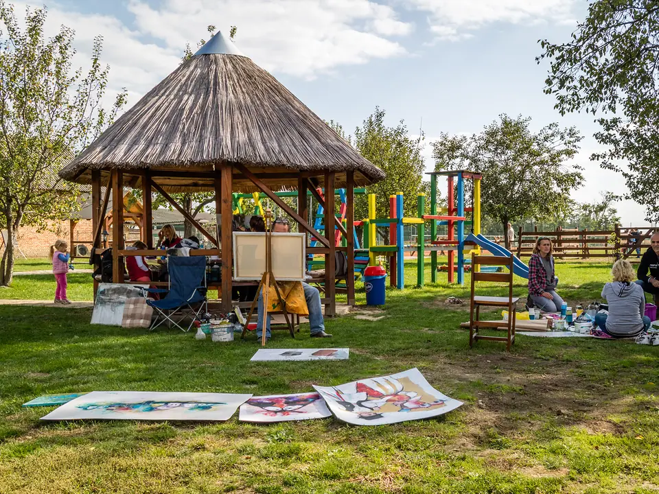 Dvorište i sjenice · Fotografija 1